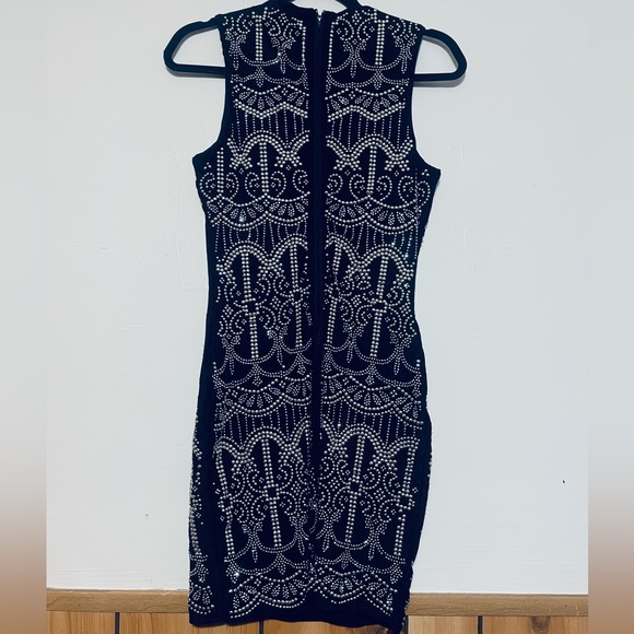 Banjul Black and White Patterned Midi Dress - Picture 3 of 7